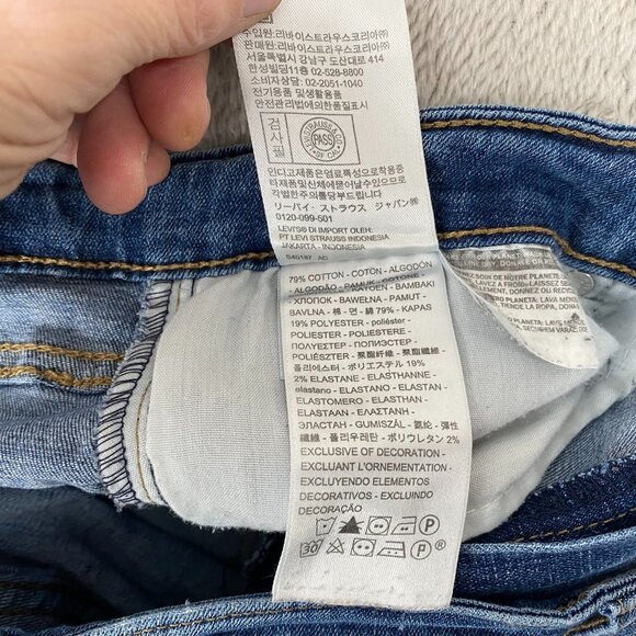 Levis Women's Jeans Size 32 or 32x30 721 High Rise Skinny Medium Wash Denim - Picture 10 of 13